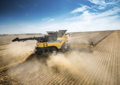 1. New Holland CR10.90 // CNH Industrial (652 hp)