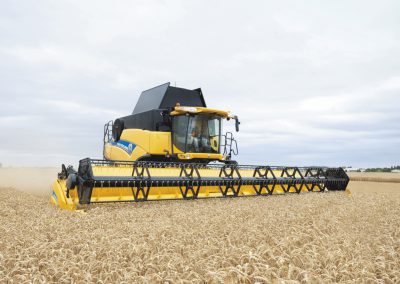 6. New Holland CR9090 // CNH Industrial (591 hp)